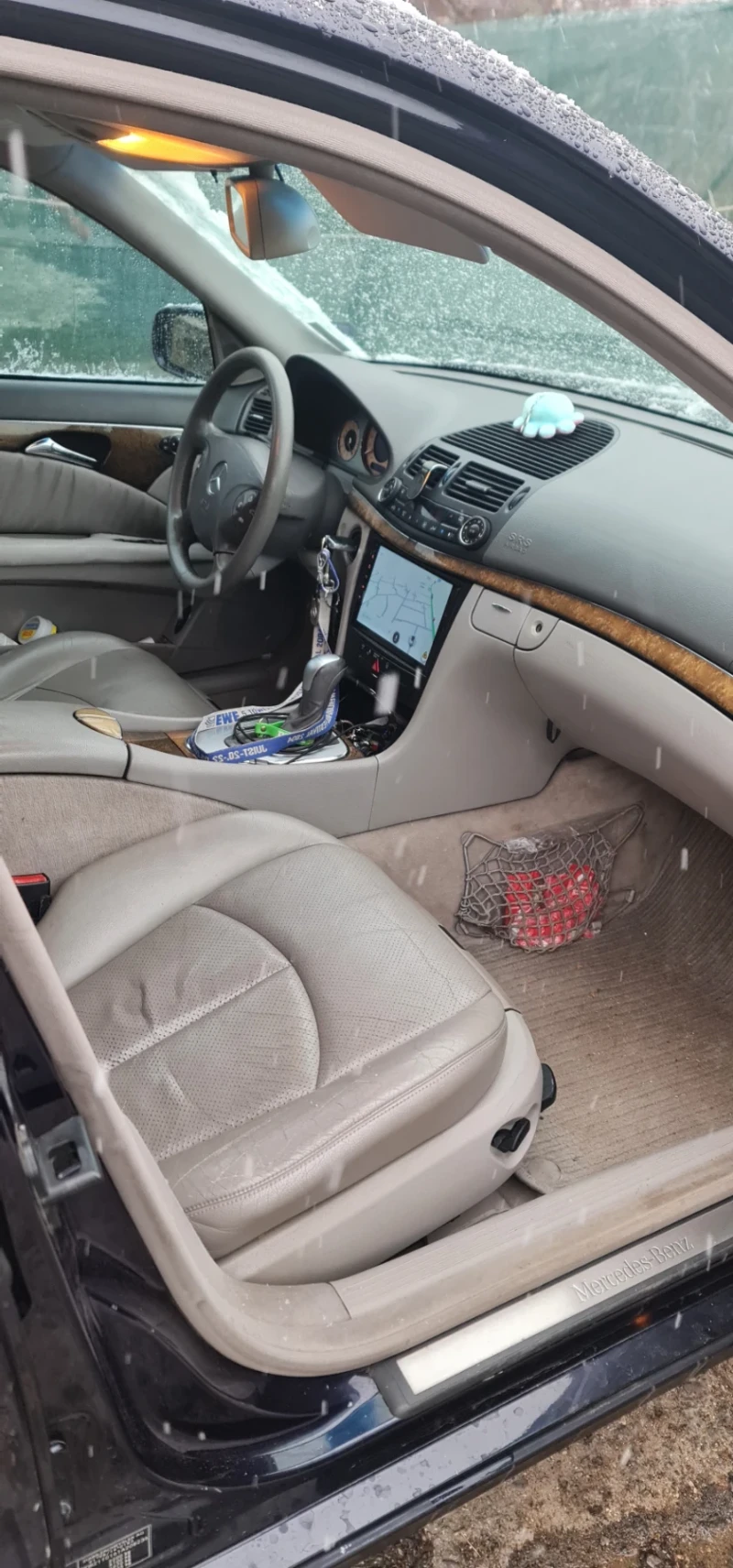 Mercedes-Benz E 270 2.7 CDI, снимка 9 - Автомобили и джипове - 53003997