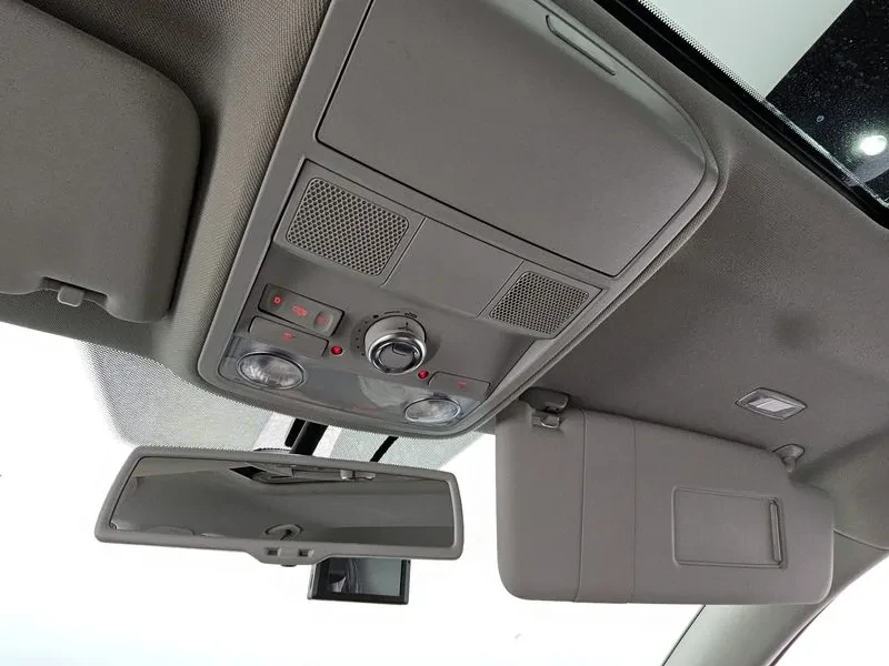 VW Passat 2.0 TDI, снимка 17 - Автомобили и джипове - 54298569