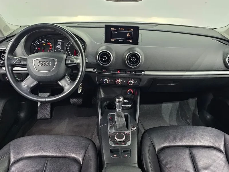 Audi A3 1.6 TDI, снимка 13 - Автомобили и джипове - 54971459