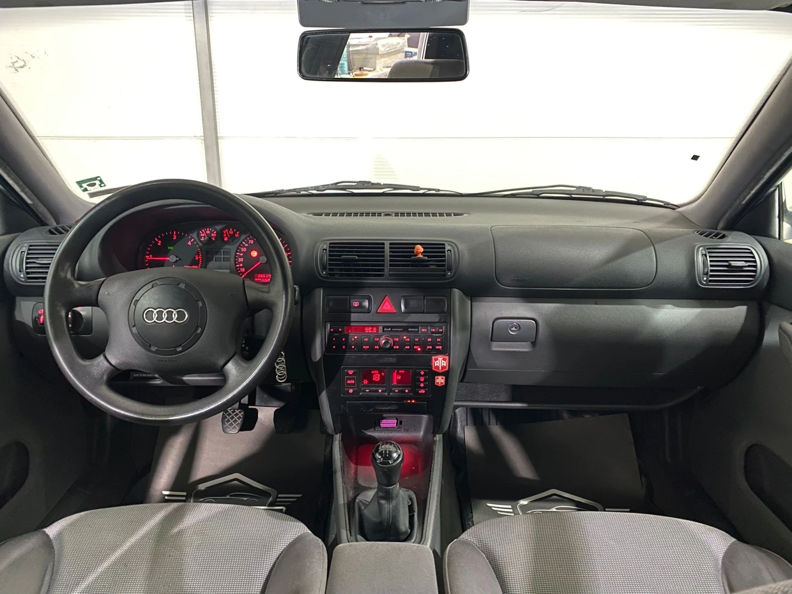 Audi A3 Sportback 1.9TDI 90hp - изображение 8