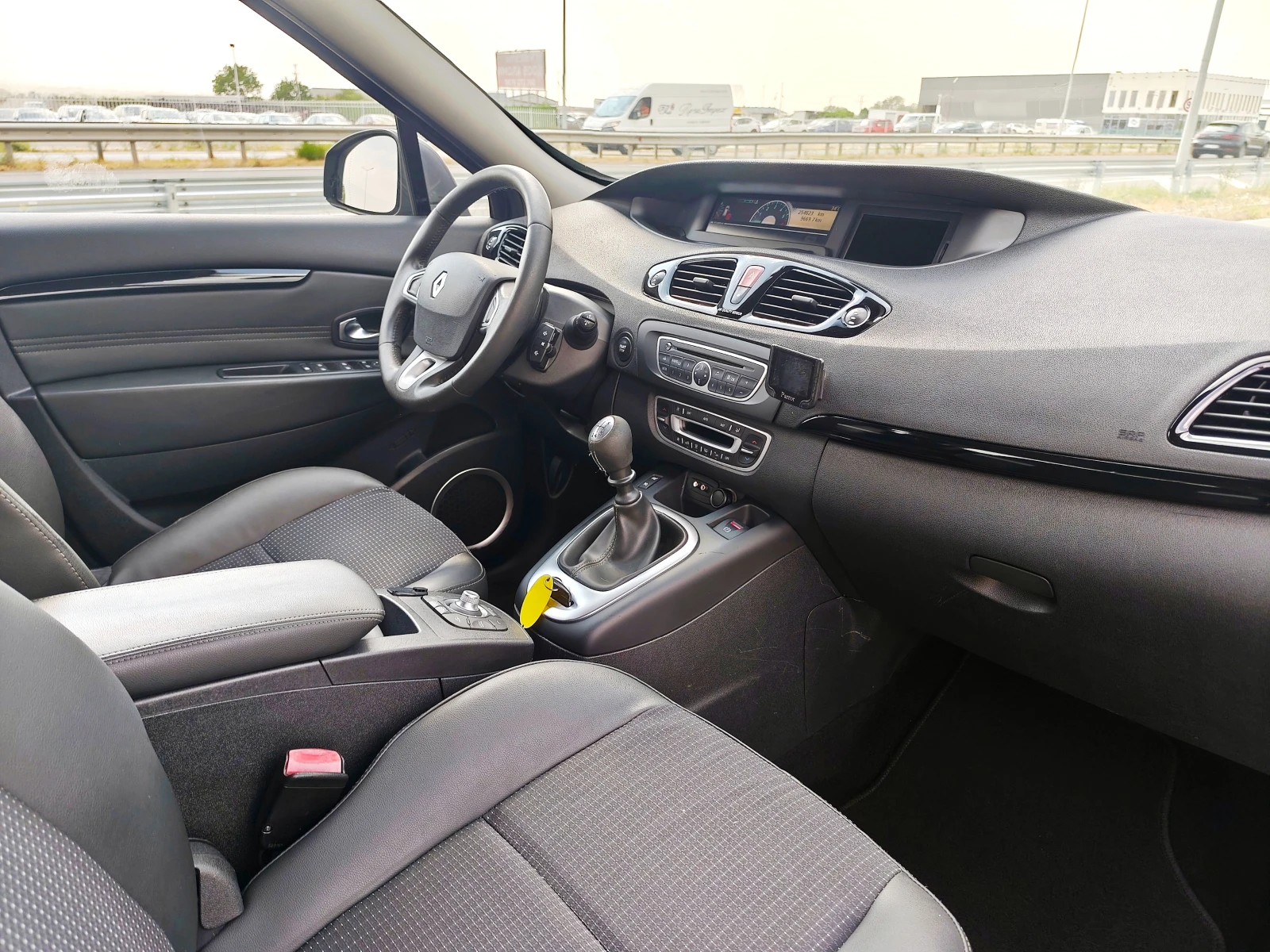 Renault Scenic 1.5dci Х-MOD - изображение 7