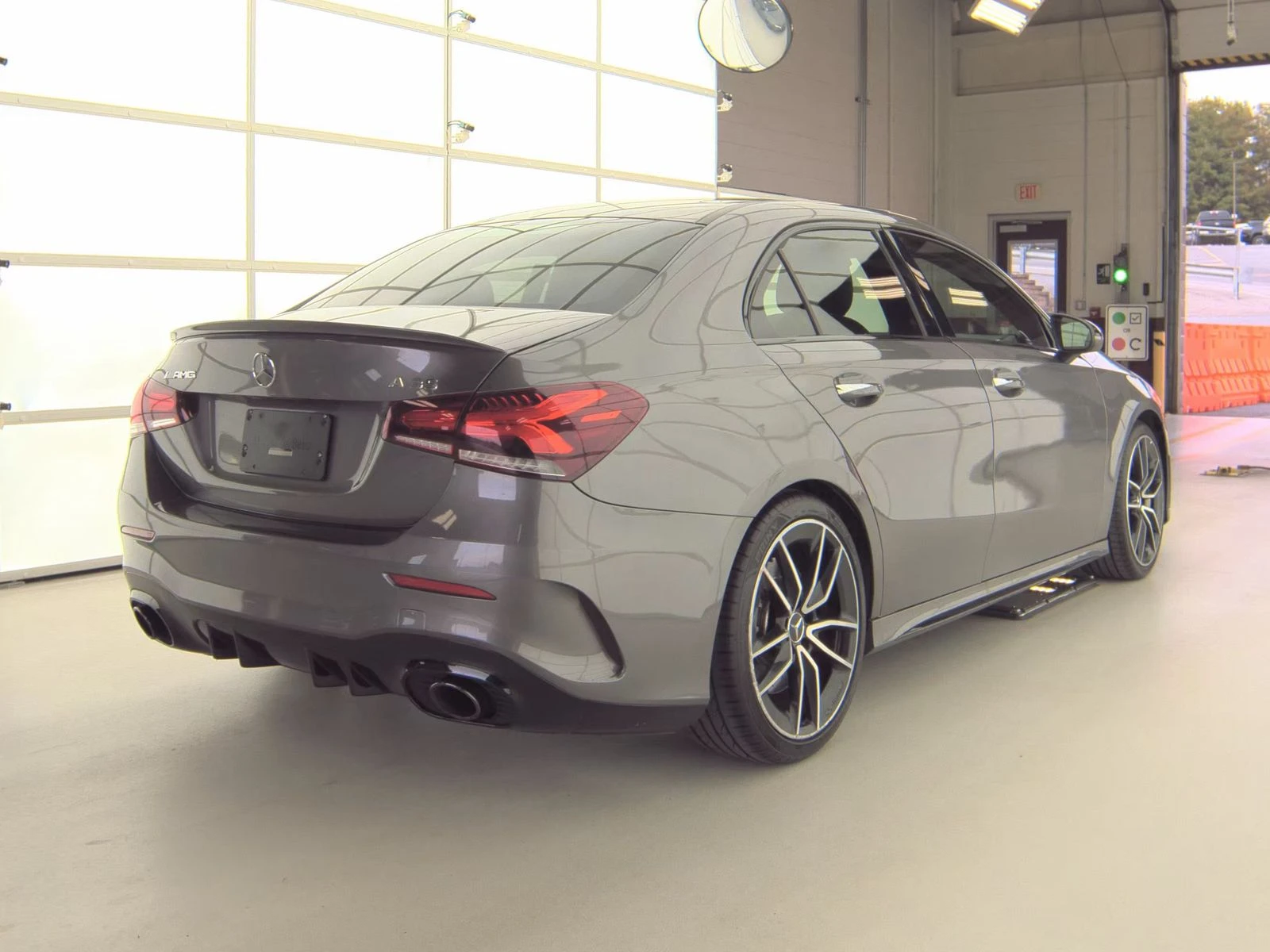 Mercedes-Benz A 35 AMG 4MATIC/1 СОБСТВЕНИК/ПАНО - изображение 5