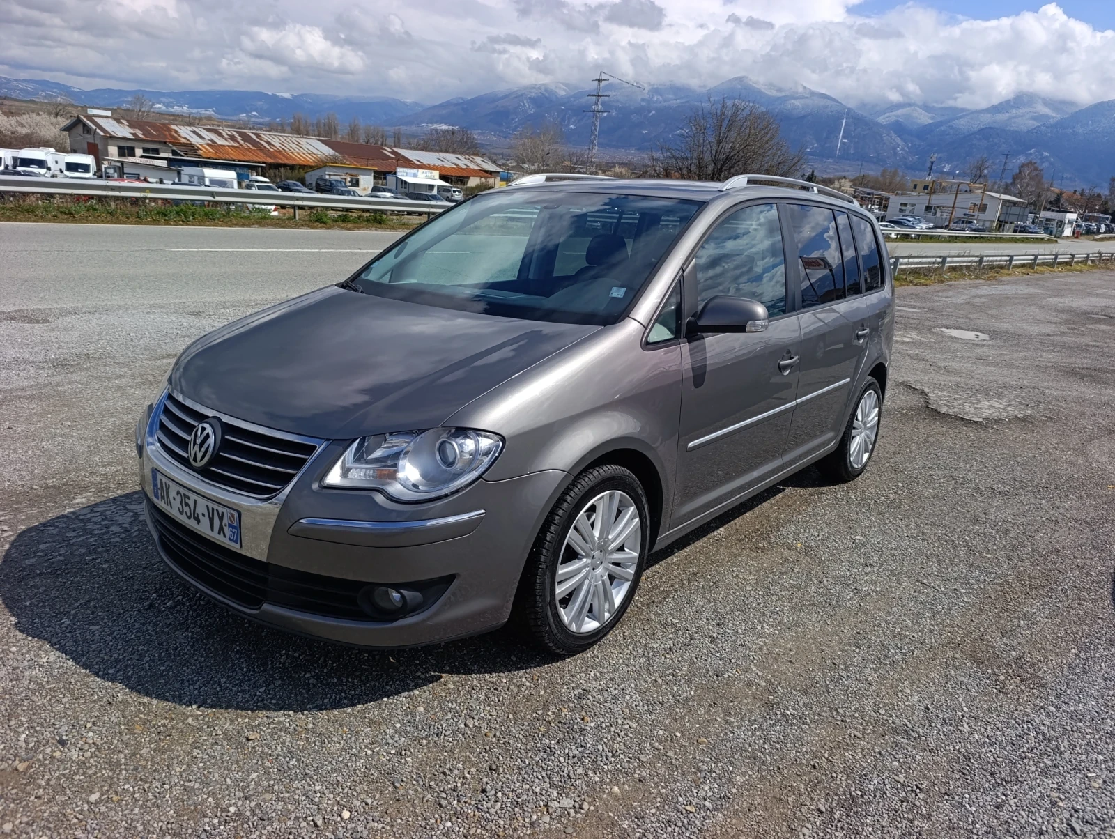 VW Touran 2.0TDI Sportline 8v-Facelift