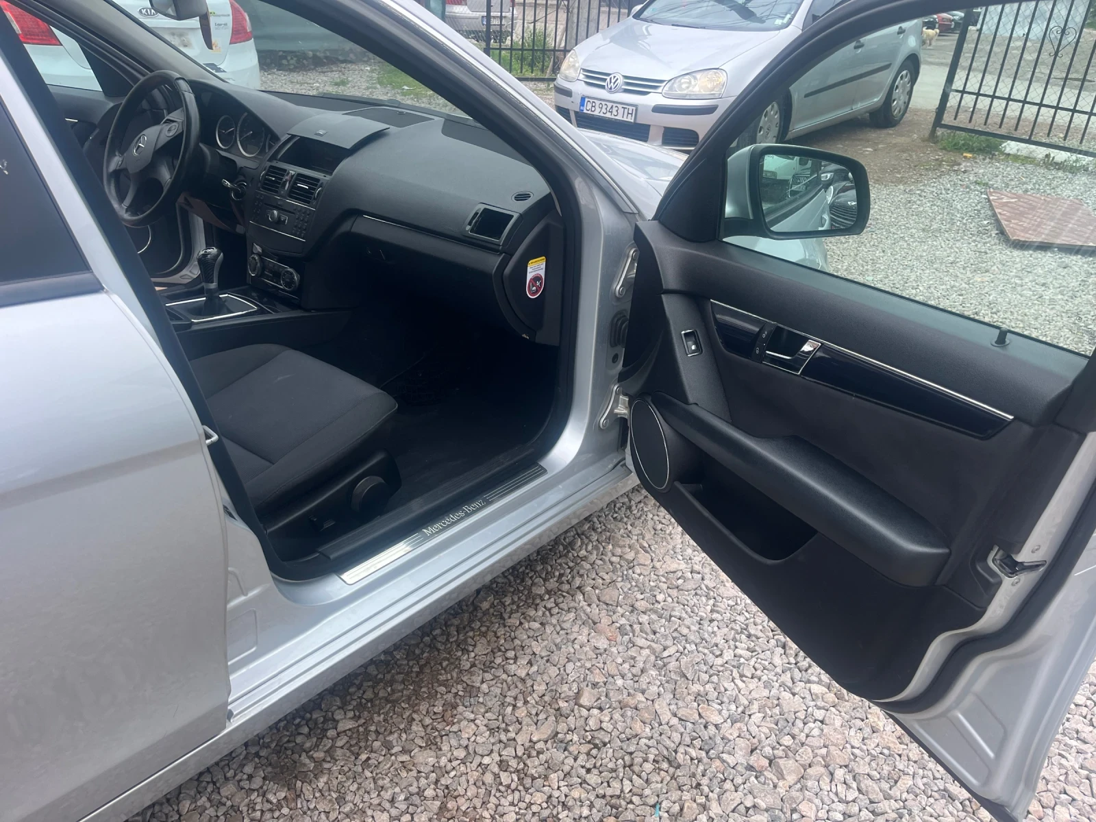 Mercedes-Benz C 220, снимка 12 - Автомобили и джипове - 54593160