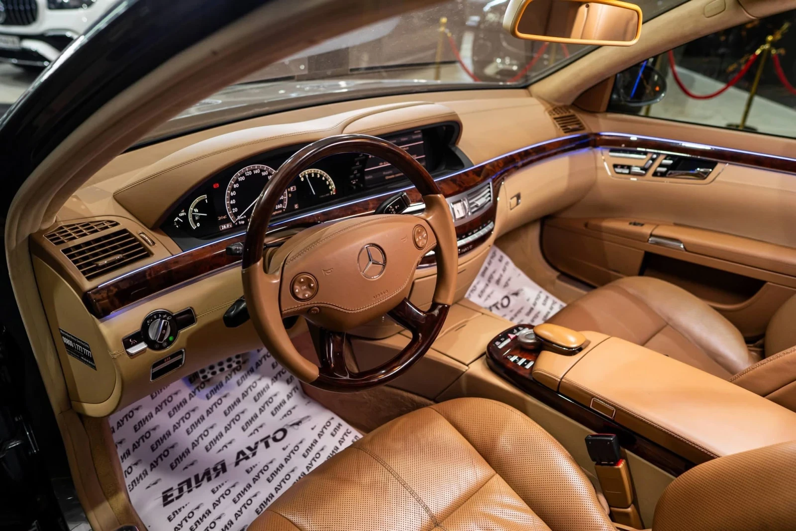 Mercedes-Benz S 500 LONG FACELIFT LED ПАНО H&K 3XTV ЛИЗИНГ 100%, снимка 12 - Автомобили и джипове - 54723539