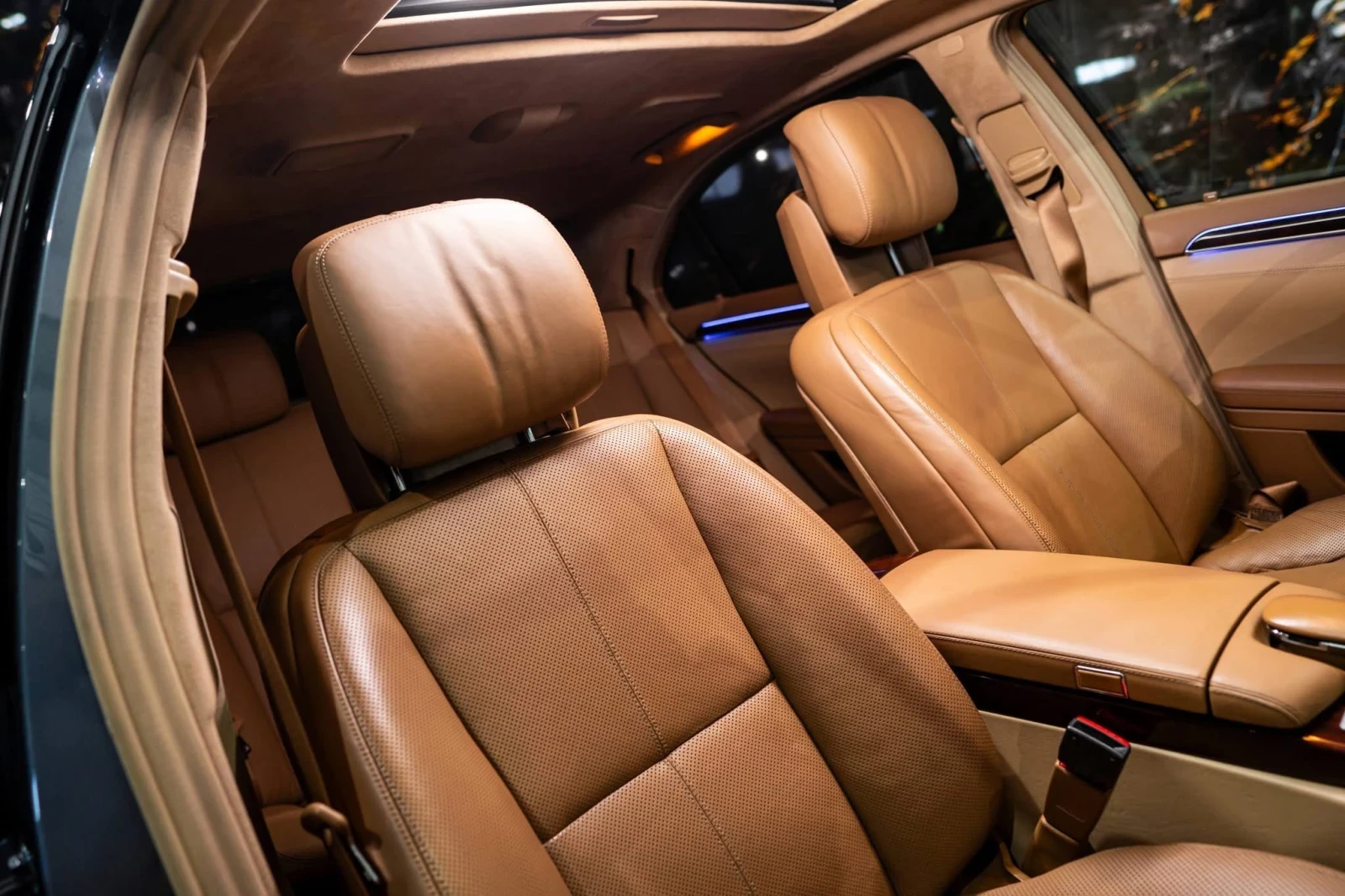 Mercedes-Benz S 500 LONG FACELIFT LED ПАНО H&K 3XTV ЛИЗИНГ 100%, снимка 14 - Автомобили и джипове - 54723539