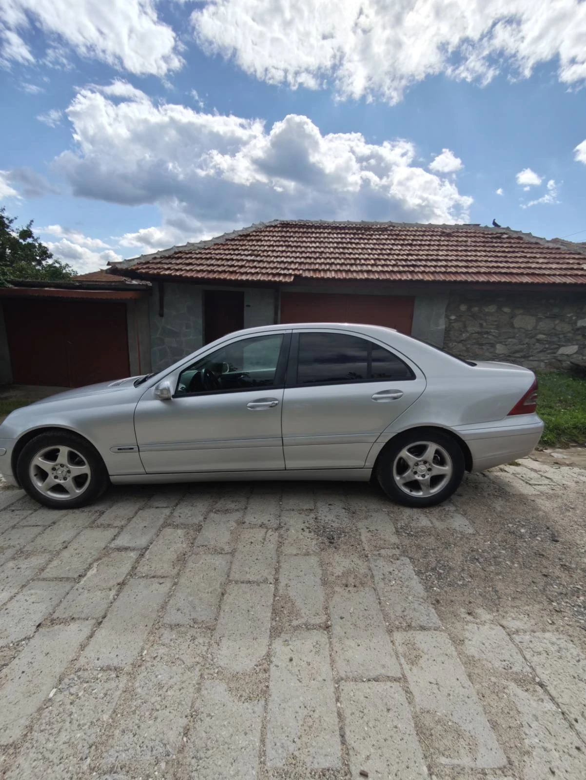 Mercedes-Benz C 220 CDI, снимка 2 - Автомобили и джипове - 54909380