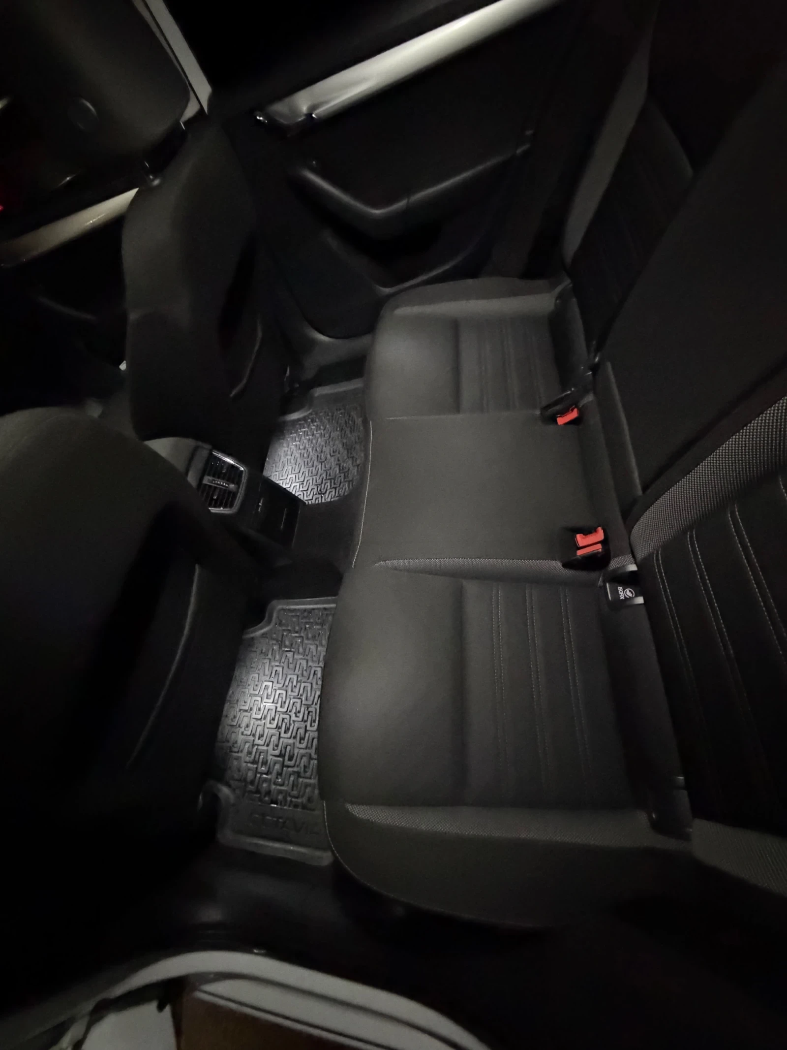Skoda Octavia, снимка 11 - Автомобили и джипове - 55253872
