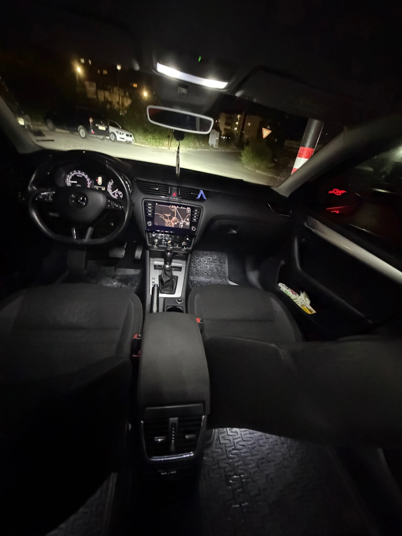 Skoda Octavia, снимка 13 - Автомобили и джипове - 55253872