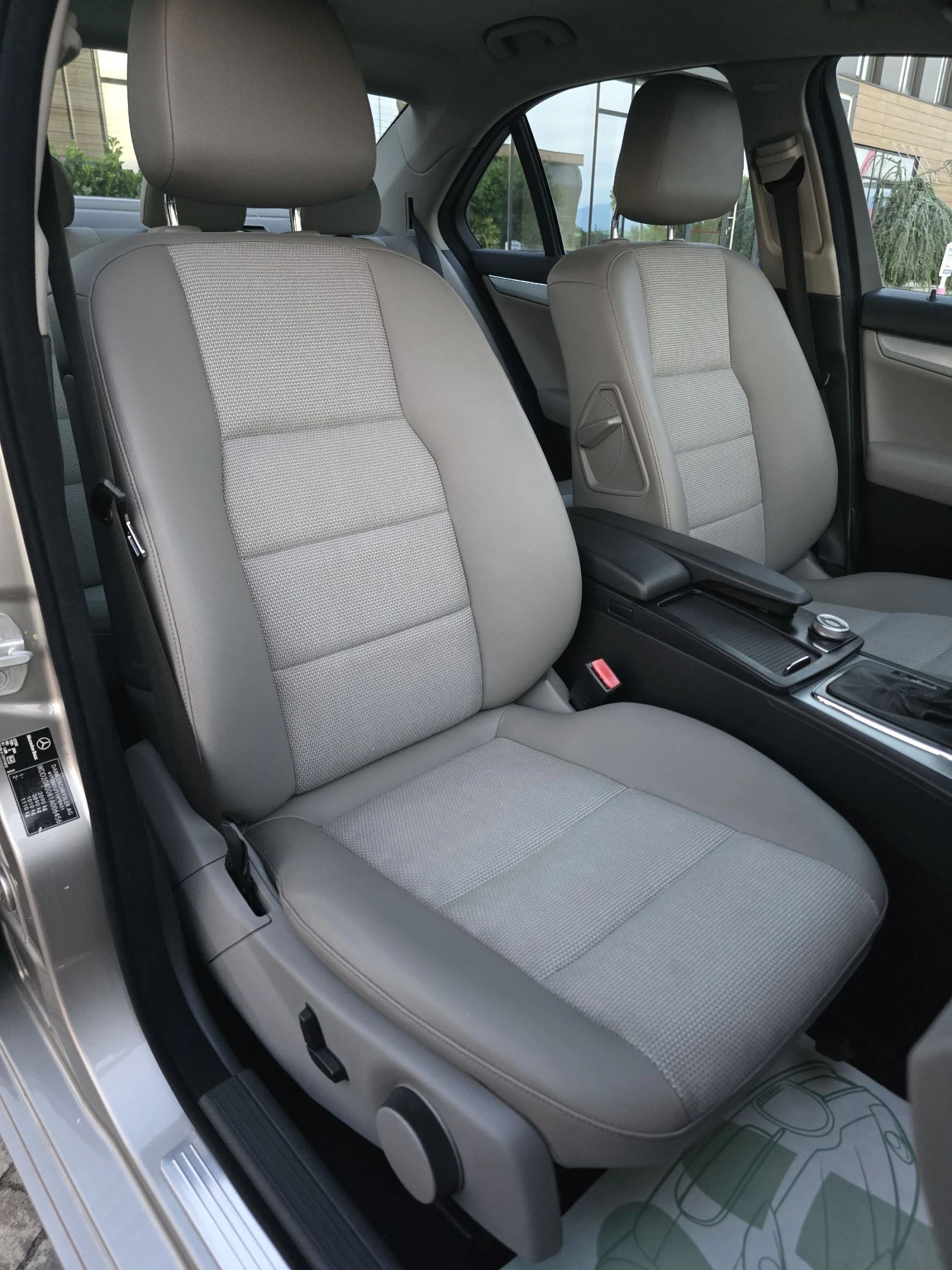 Mercedes-Benz C 220 CDI Avantgarde Мотор 646, снимка 11 - Автомобили и джипове - 55319596