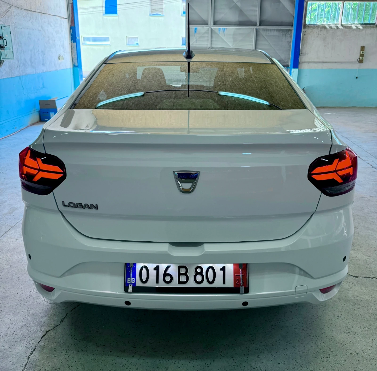 Dacia Logan TCe Автоматик 11.2021г.* ТОП Оборудване* Навигация, снимка 5 - Автомобили и джипове - 55828727