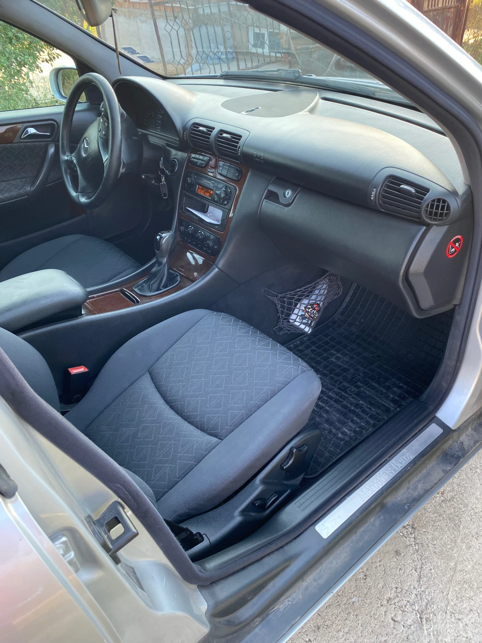 Mercedes-Benz C 220, снимка 7 - Автомобили и джипове - 55545383