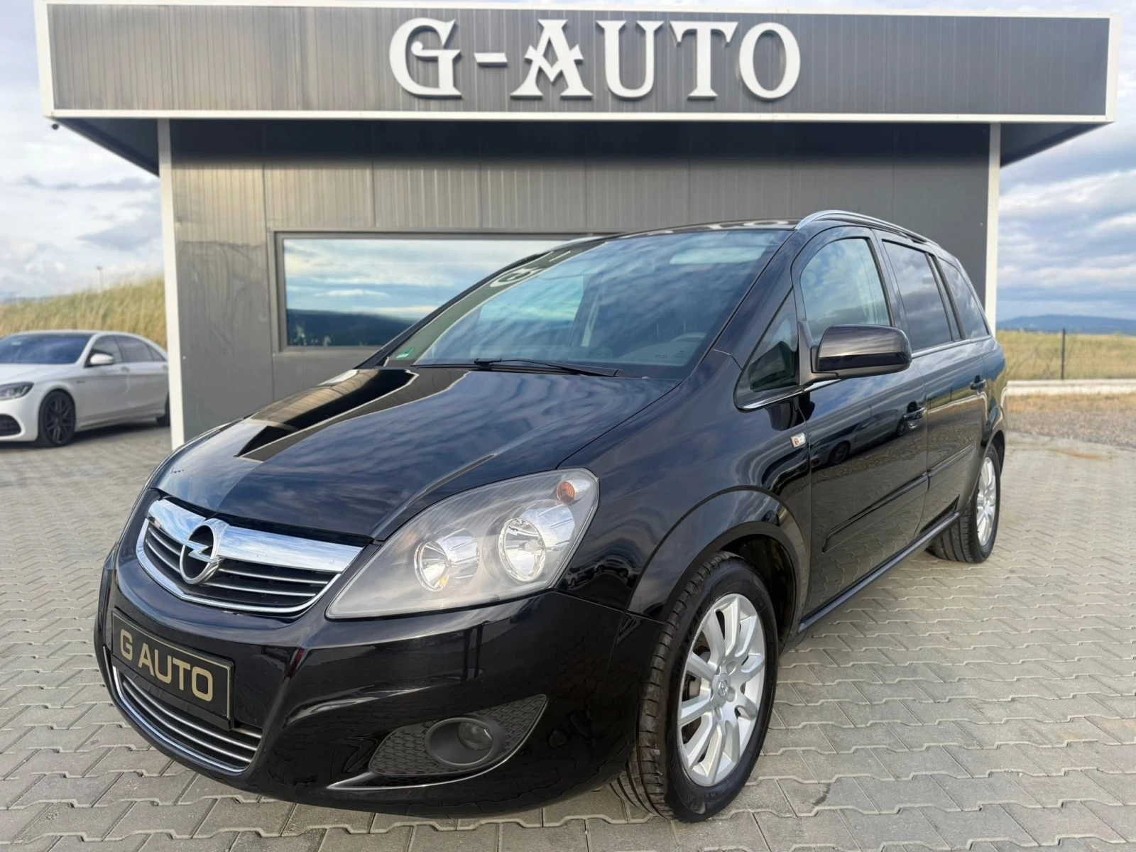 Opel Zafira 1.6 i  7 места Собствен лизинг !!!