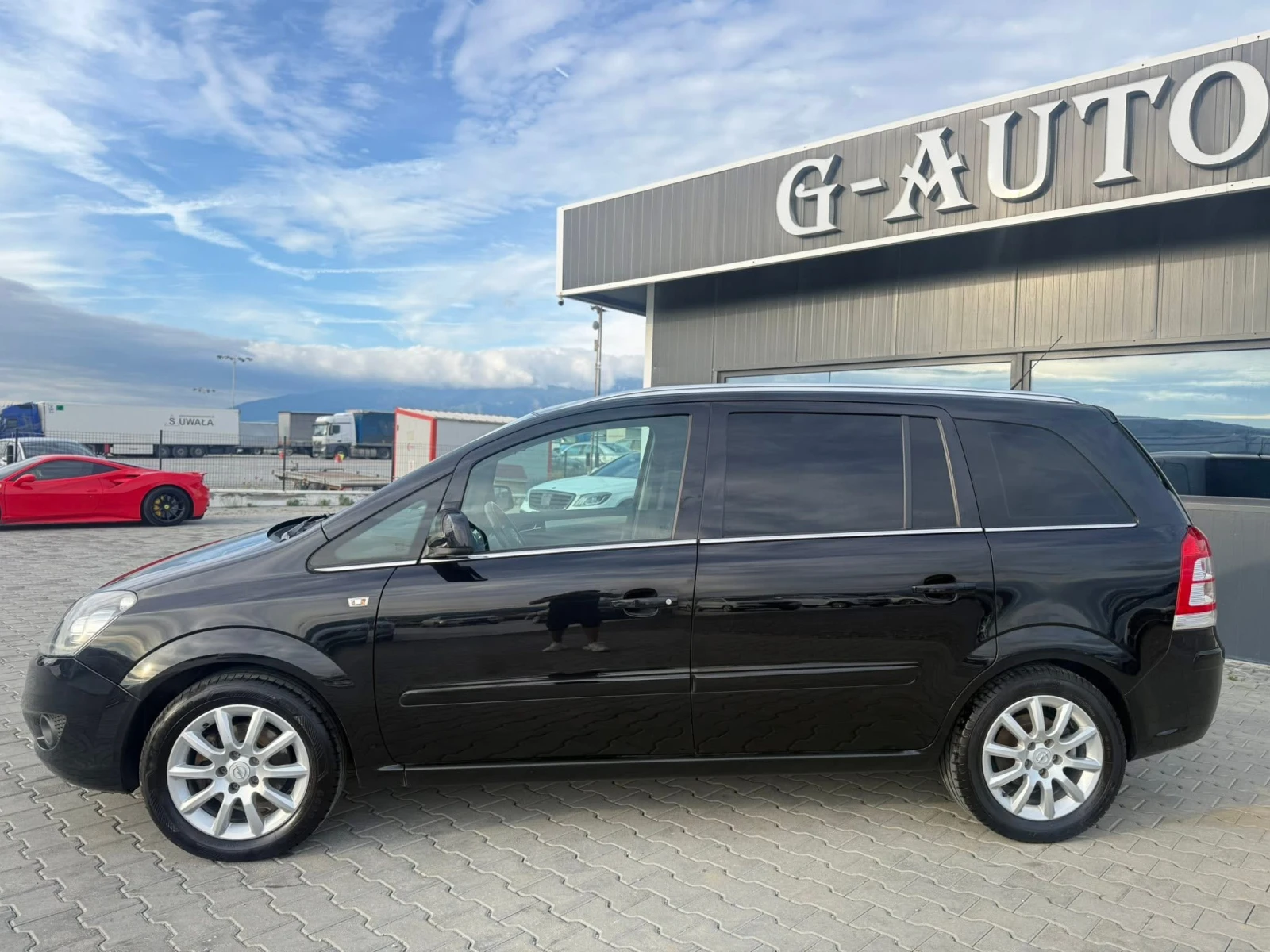 Opel Zafira 1.6 i  7 места Собствен лизинг !!!, снимка 9 - Автомобили и джипове - 55981787