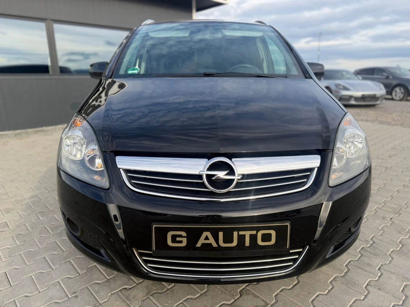 Opel Zafira 1.6 i  7 места Собствен лизинг !!!, снимка 11 - Автомобили и джипове - 55981787
