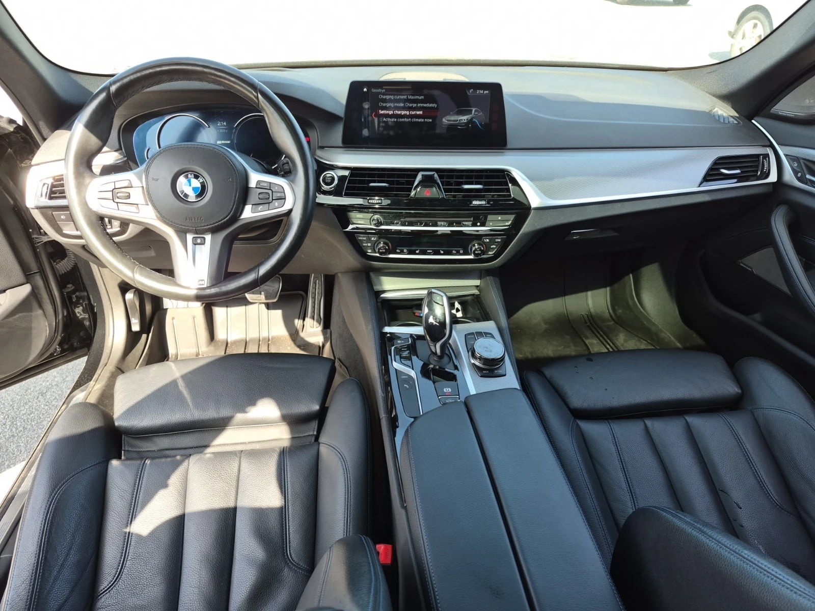 BMW 530E * XDRIVE IPERFORMANCE * CARFAX * HARMAN  KARDON* П, снимка 10 - Автомобили и джипове - 56119204