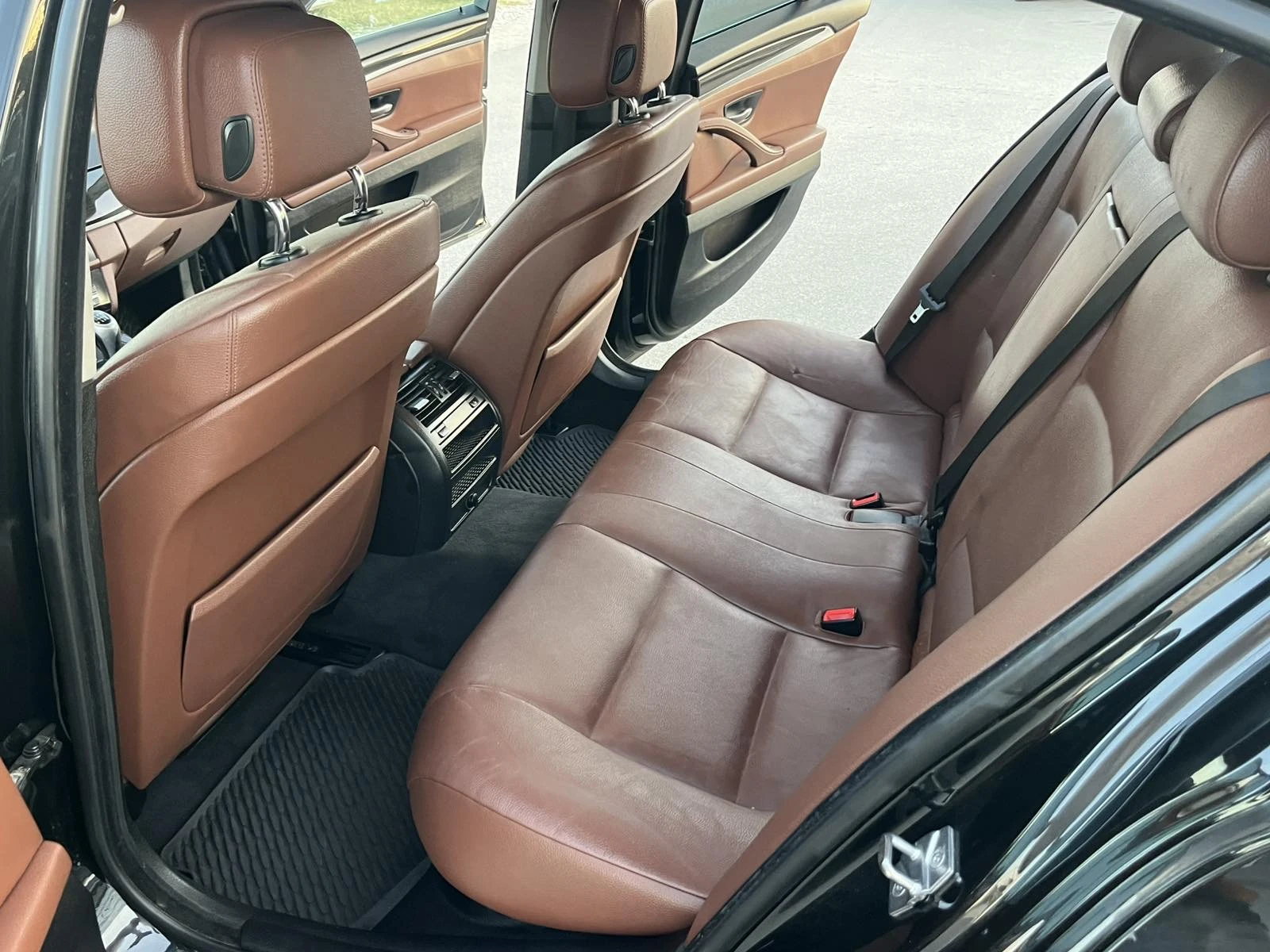 BMW 523 3.0i 204кс 6 СКОРОСТИ КОЖА NAVI КСЕНОН, снимка 9 - Автомобили и джипове - 56154721