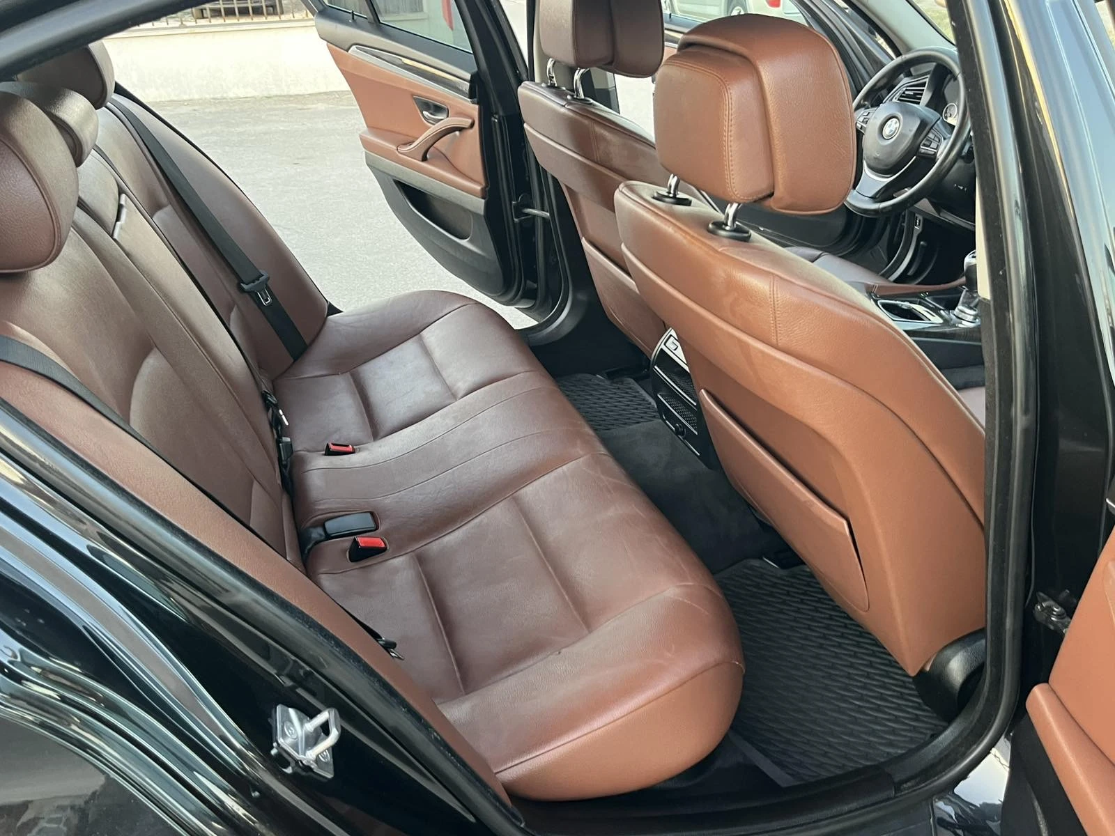 BMW 523 3.0i 204кс 6 СКОРОСТИ КОЖА NAVI КСЕНОН, снимка 10 - Автомобили и джипове - 56154721