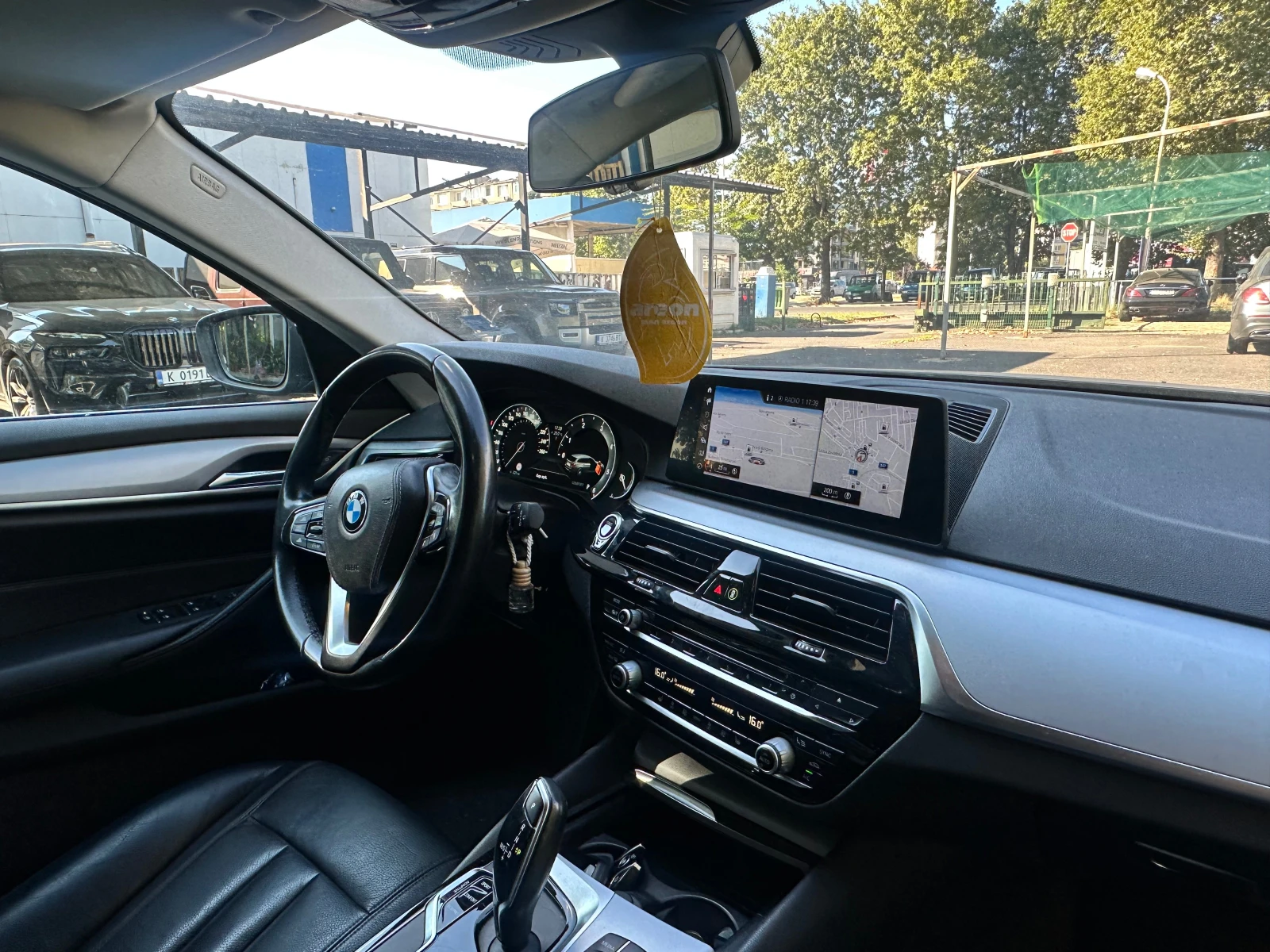 BMW 520 xdrive, снимка 10 - Автомобили и джипове - 56177359