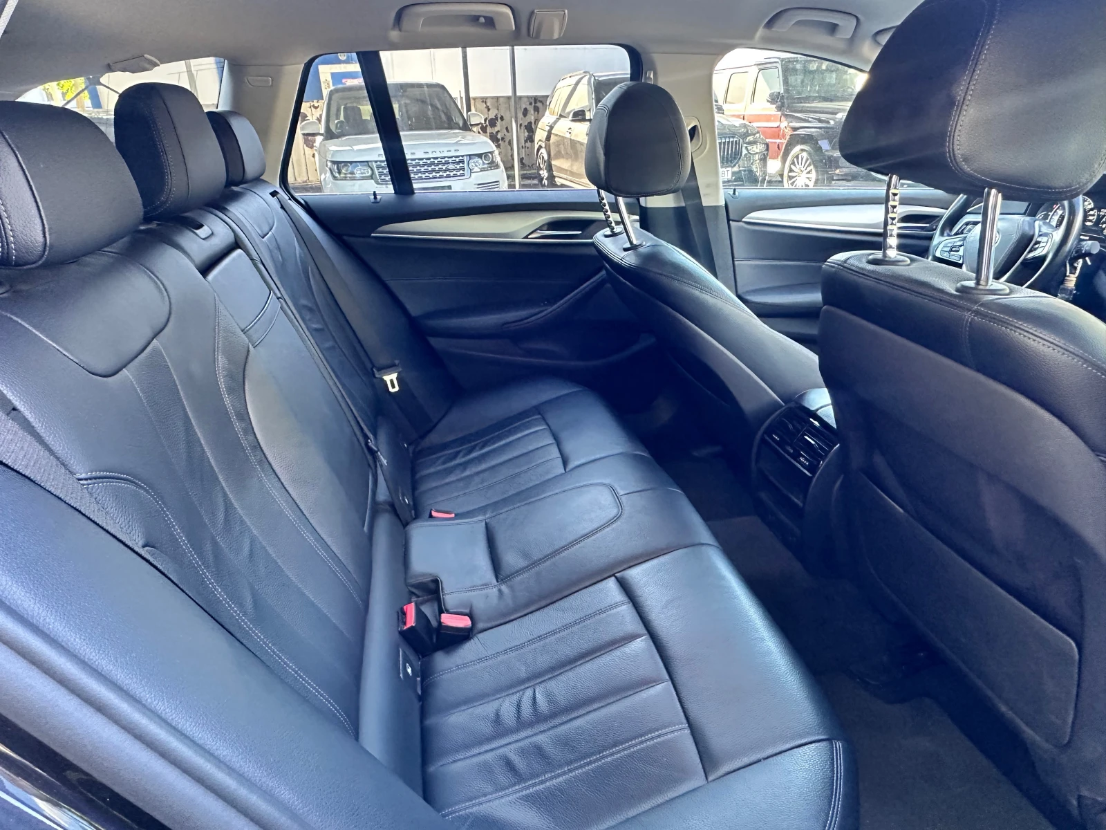 BMW 520 xdrive, снимка 12 - Автомобили и джипове - 56177359