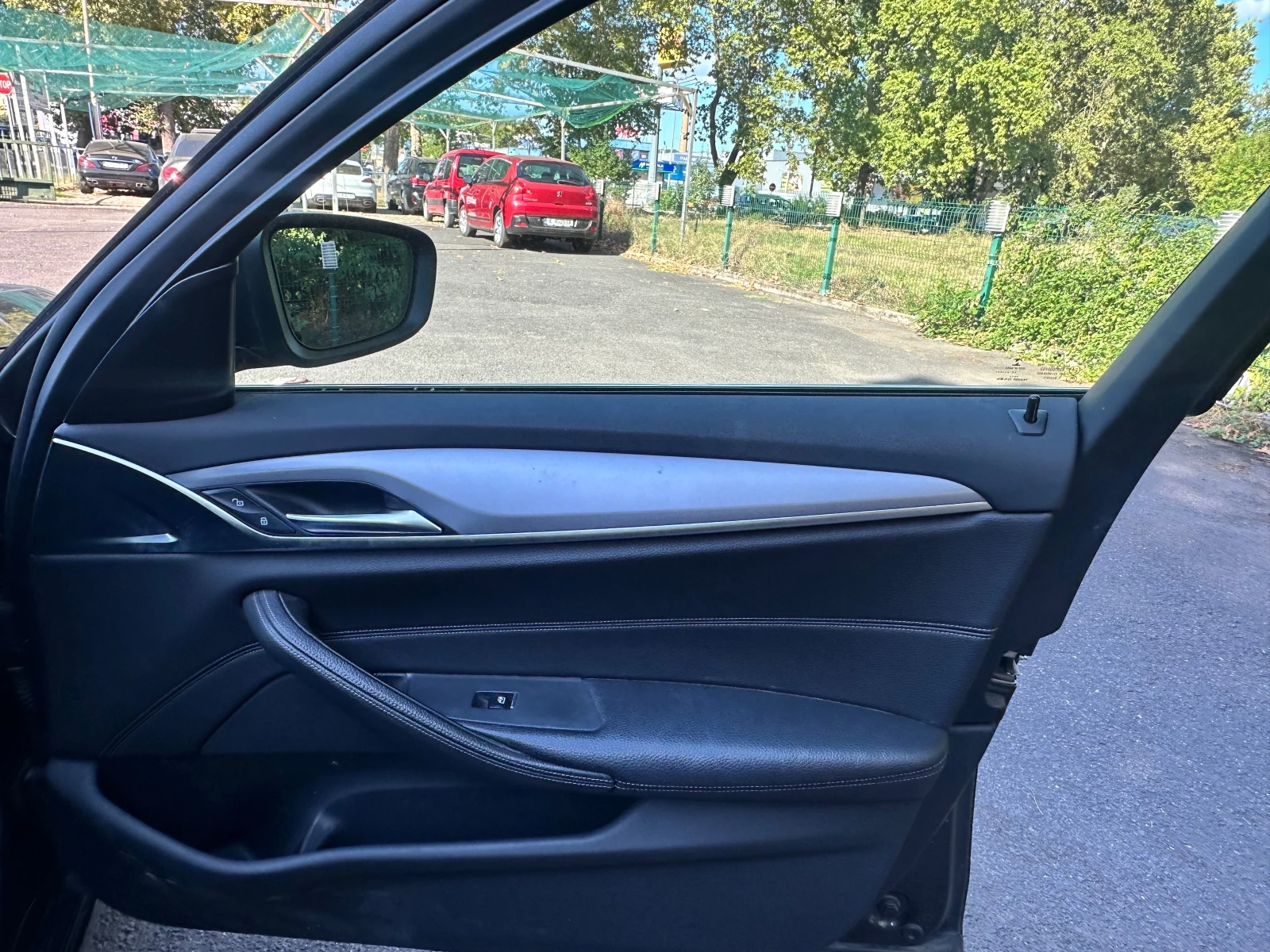BMW 520 xdrive, снимка 11 - Автомобили и джипове - 56177359