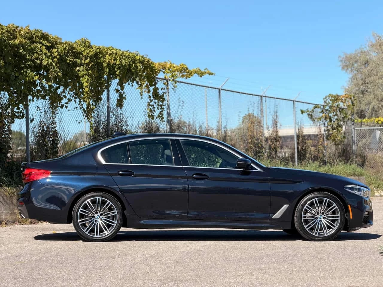 BMW 530 * xDrive * CARFAX * ����� �� ����������� | Mobile.bg � ����������� 3