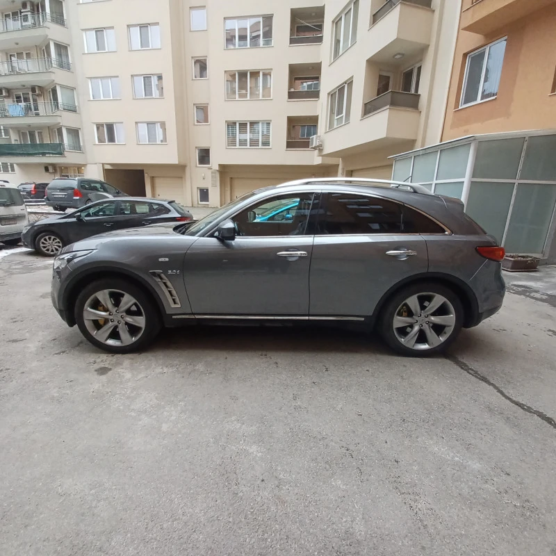 Infiniti QX70 3.0D S Premium, снимка 3 - Автомобили и джипове - 49550882