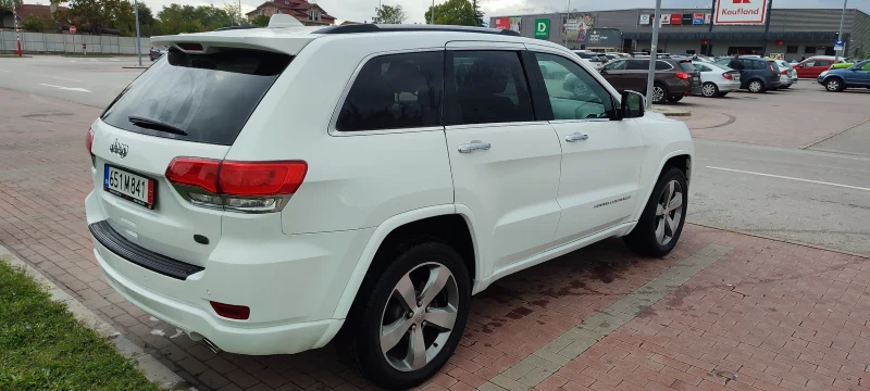 Jeep Grand cherokee 5.7 HEMI OVERLAND DISTRONIK, снимка 5 - Автомобили и джипове - 47488766