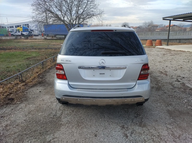 Mercedes-Benz ML 320 3.0 V6 CDI 4 MATIC SPORT, снимка 5 - Автомобили и джипове - 48448950