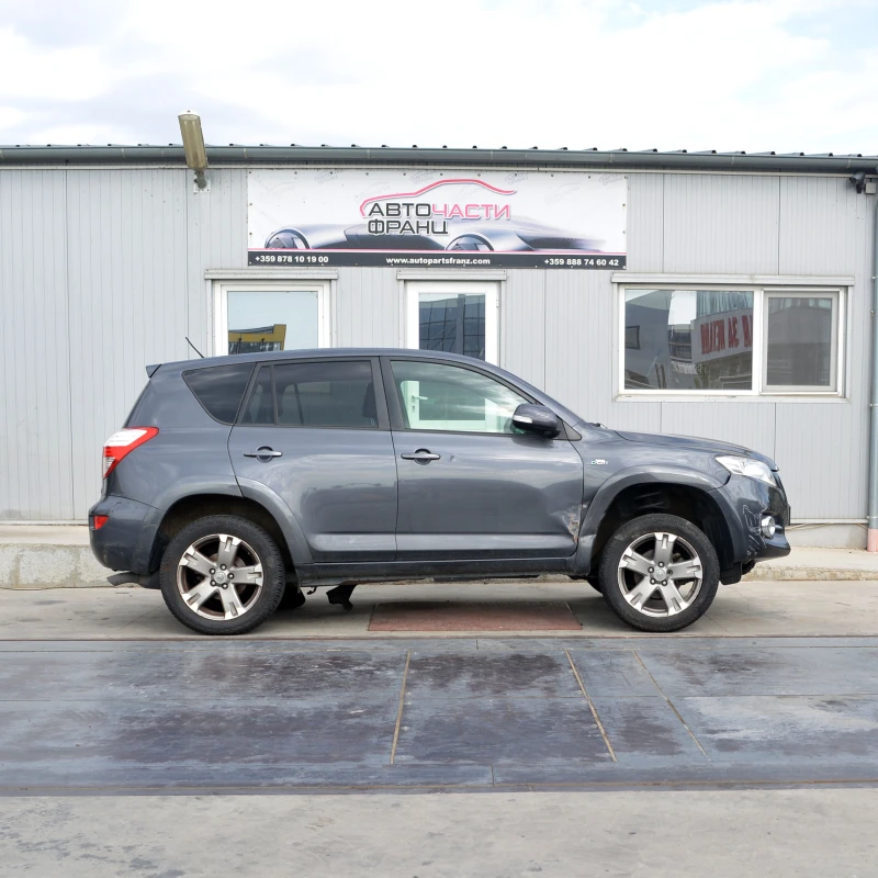 Toyota Rav4 2.2 D-CAT, снимка 2 - Автомобили и джипове - 51245263