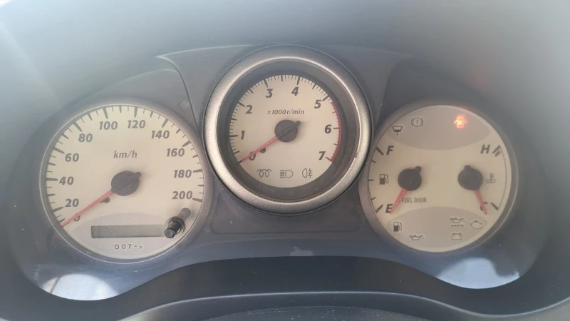 Toyota Rav4, снимка 11 - Автомобили и джипове - 52326408