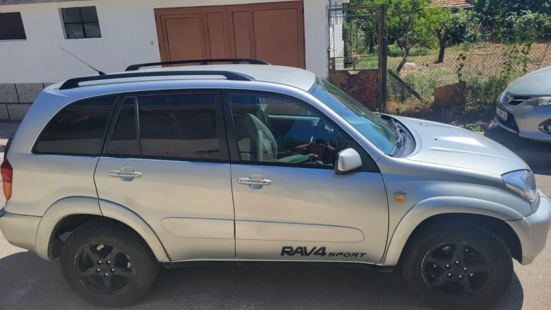 Toyota Rav4, снимка 3 - Автомобили и джипове - 52326408