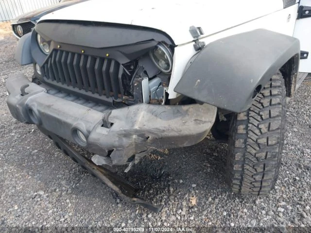 Jeep Wrangler UNLIMITED SPORT, Налична Сервизна, Минимална щета!, снимка 9 - Автомобили и джипове - 48722648