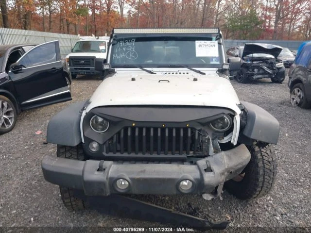 Jeep Wrangler UNLIMITED SPORT, Налична Сервизна, Минимална щета!, снимка 3 - Автомобили и джипове - 48722648