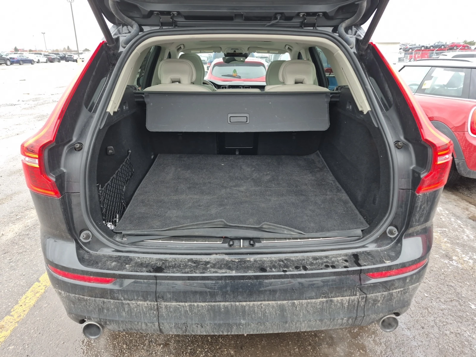 Volvo XC60 2.0 MOMENTUM - изображение 9