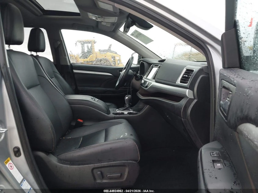 Toyota Highlander 3.5l Hybrid Xle, снимка 5 - Автомобили и джипове - 54860846