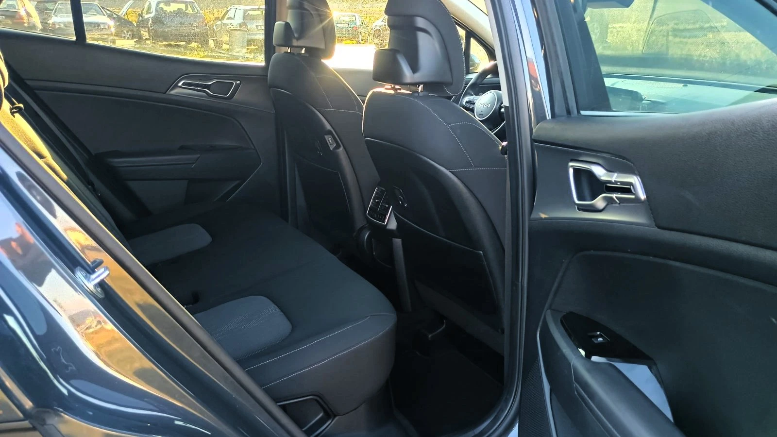 Kia Sportage 1.6 T-GDI Hybrid, снимка 13 - Автомобили и джипове - 55383066