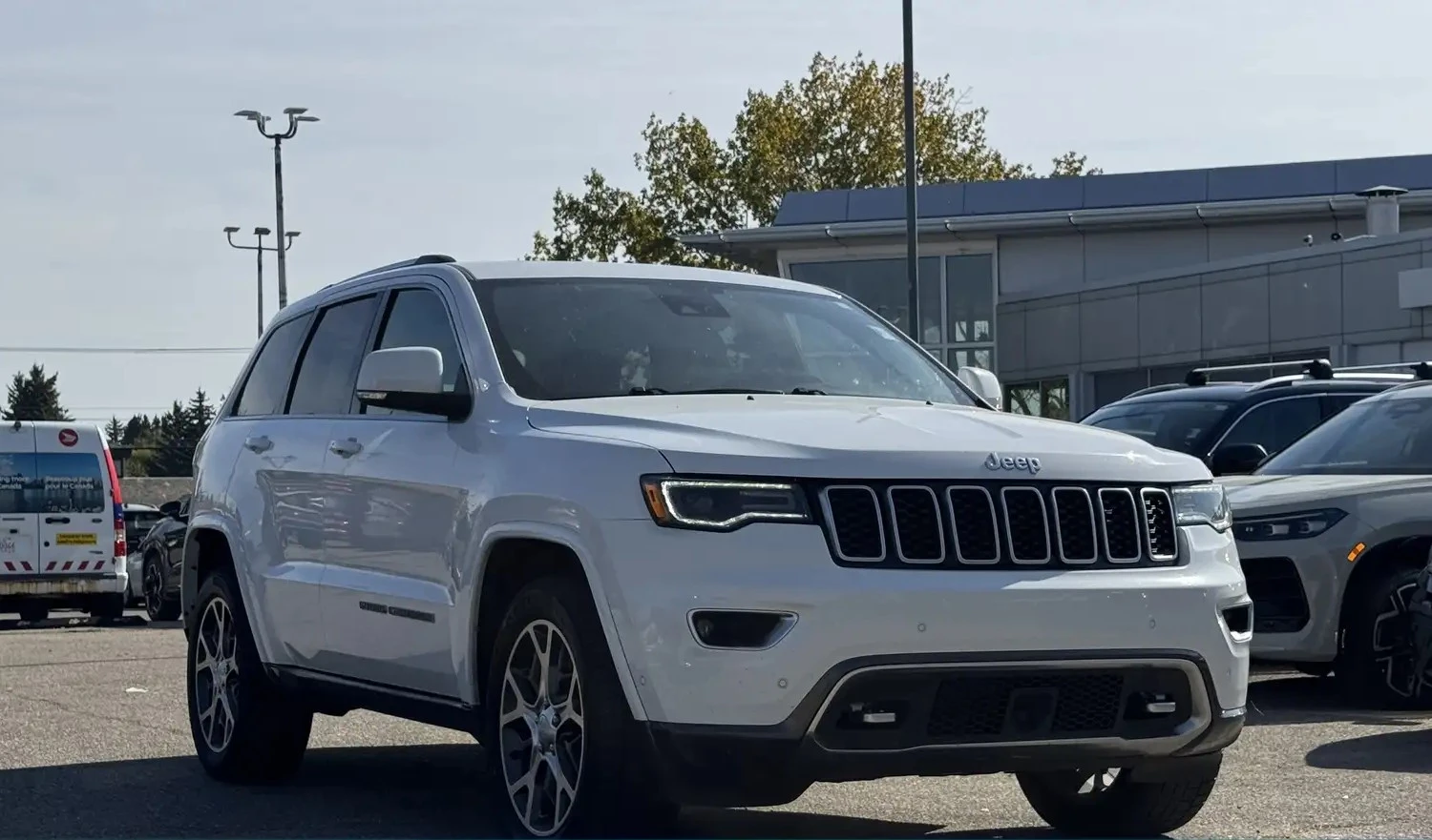 Jeep Grand cherokee 5.7 Sterling Edition, снимка 2 - Автомобили и джипове - 56741882