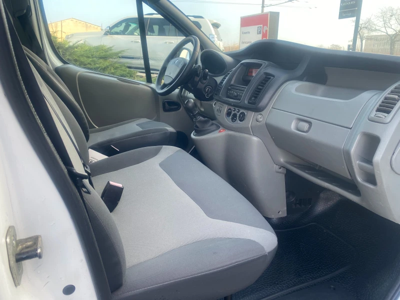 Renault Trafic, снимка 13 - Бусове и автобуси - 52825077