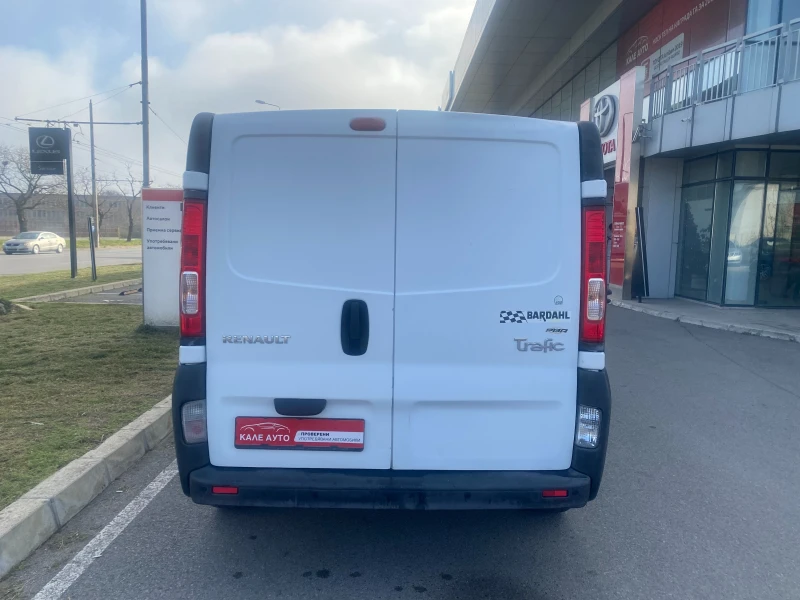 Renault Trafic, снимка 4 - Бусове и автобуси - 52825077
