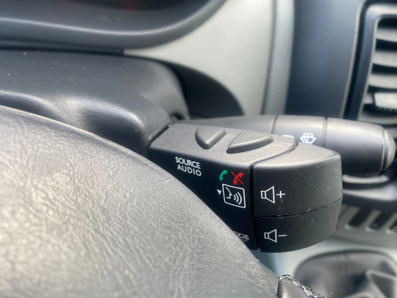 Renault Trafic, снимка 16 - Бусове и автобуси - 52825077