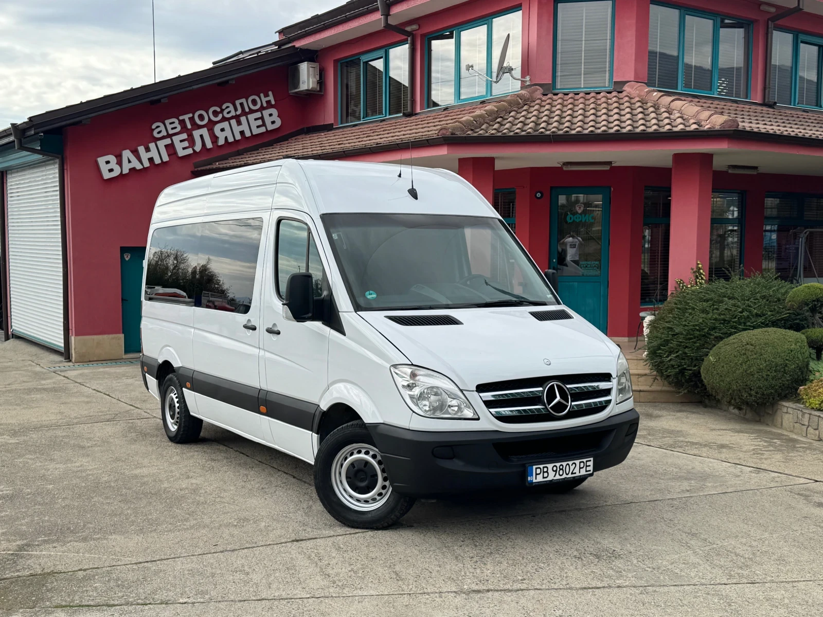 Mercedes-Benz Sprinter 311* 2.2CDI* NAVI* TV/DVD* Климатик* 8+ 1 места, снимка 1