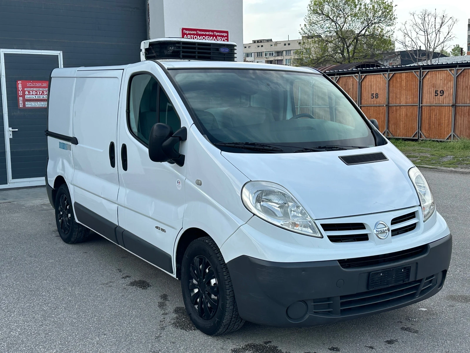 Nissan Primastar 2.5DCi Хладилен Италия 147000км Климатик - изображение 10