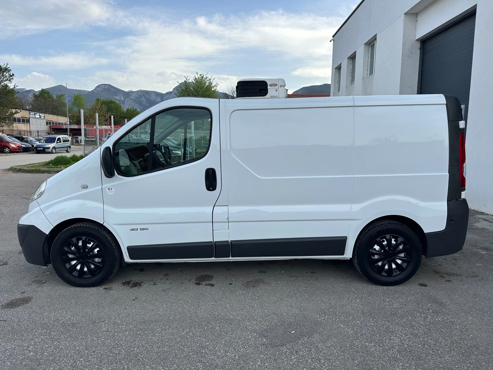 Nissan Primastar 2.5DCi Хладилен Италия 147000км Климатик - изображение 4