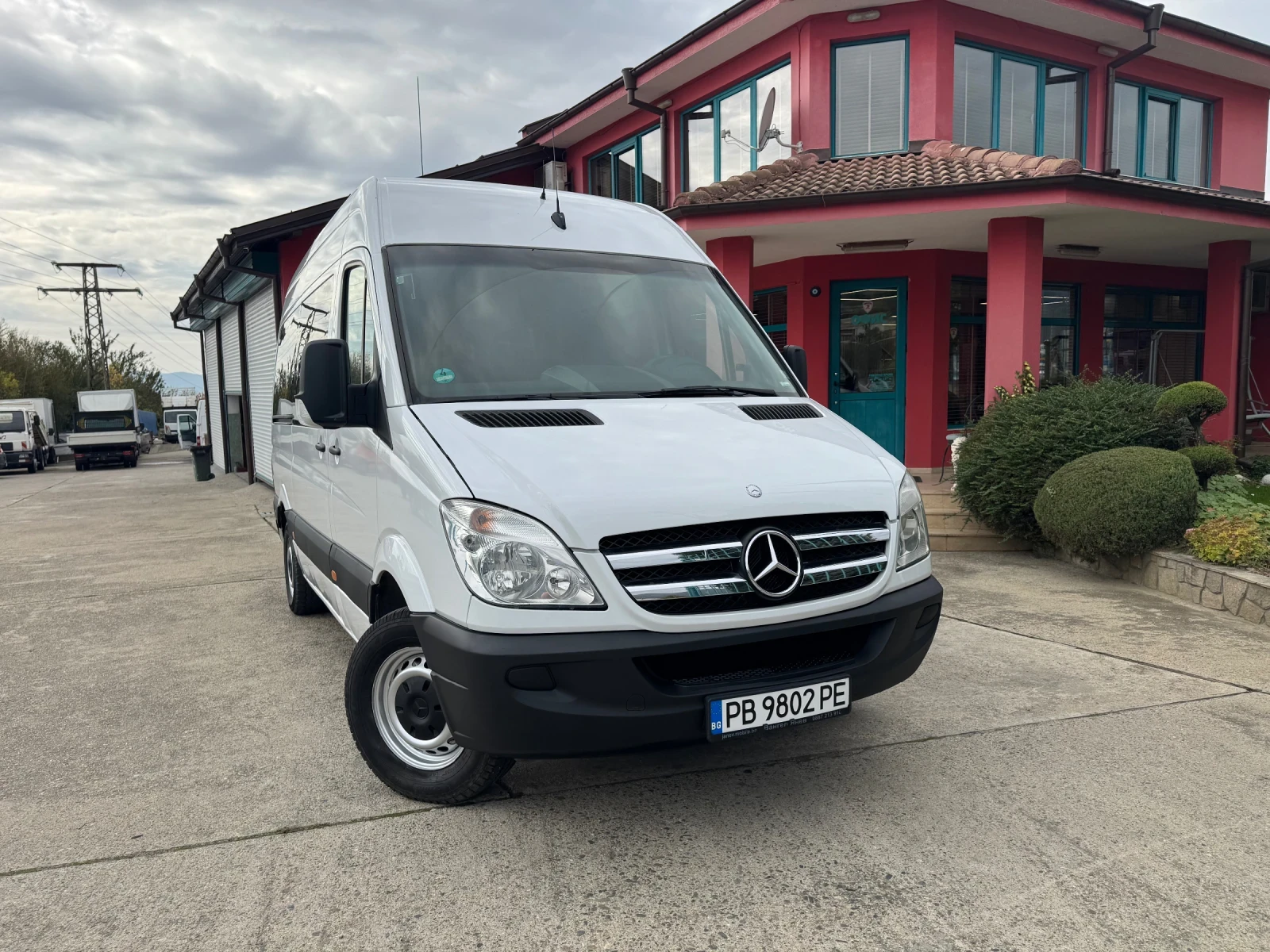 Mercedes-Benz Sprinter 311* 2.2CDI* NAVI* TV/DVD* Климатик* 8+ 1 места - изображение 2