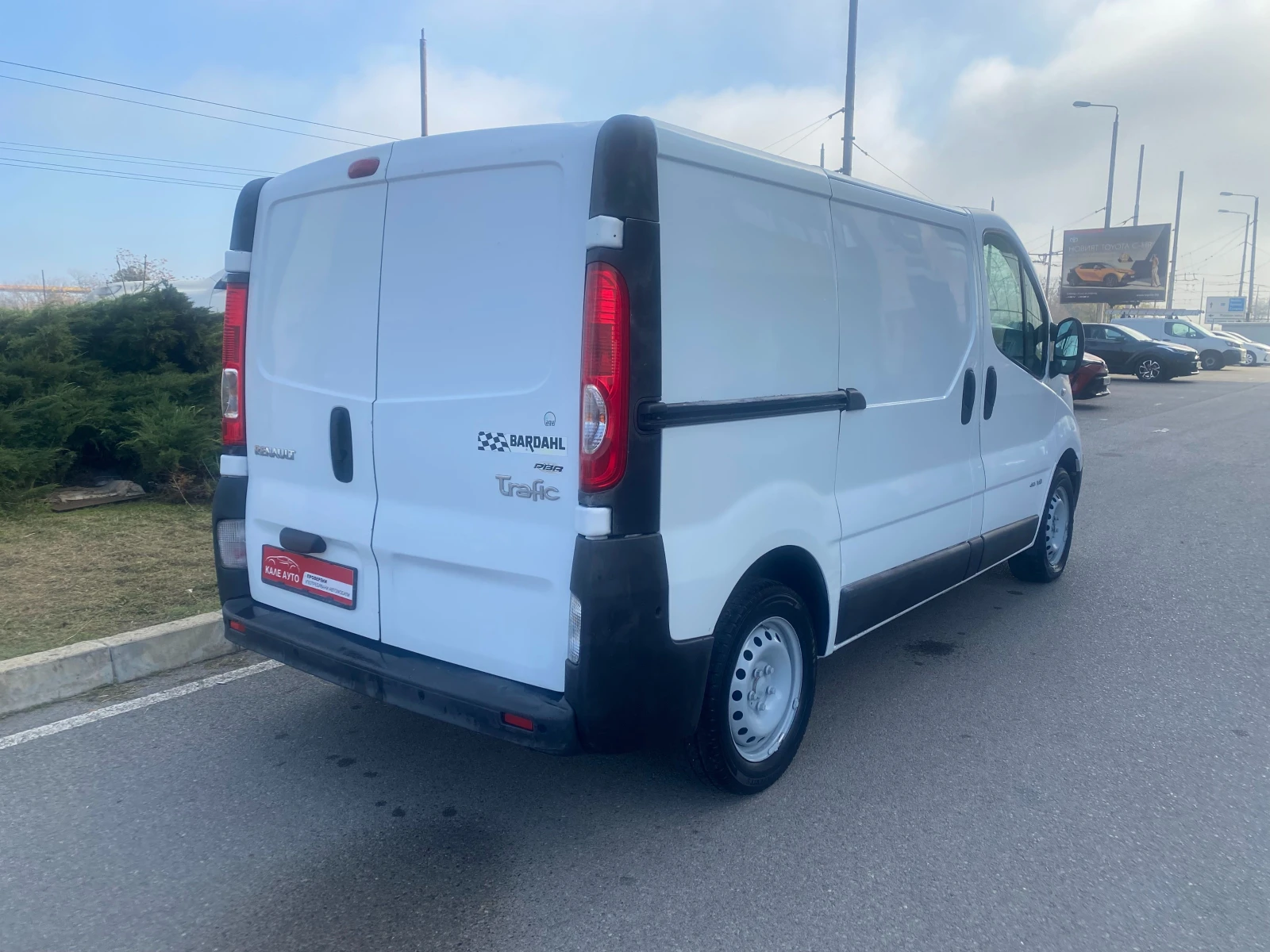 Renault Trafic Т27 2.0 DCI - изображение 3