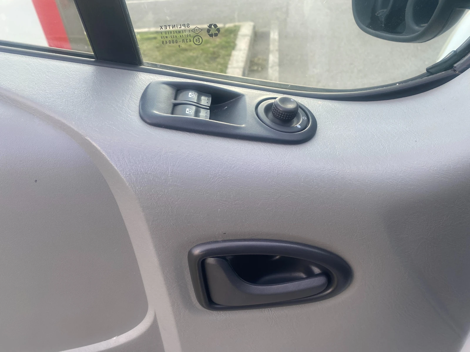 Renault Trafic Т27 2.0 DCI - изображение 10