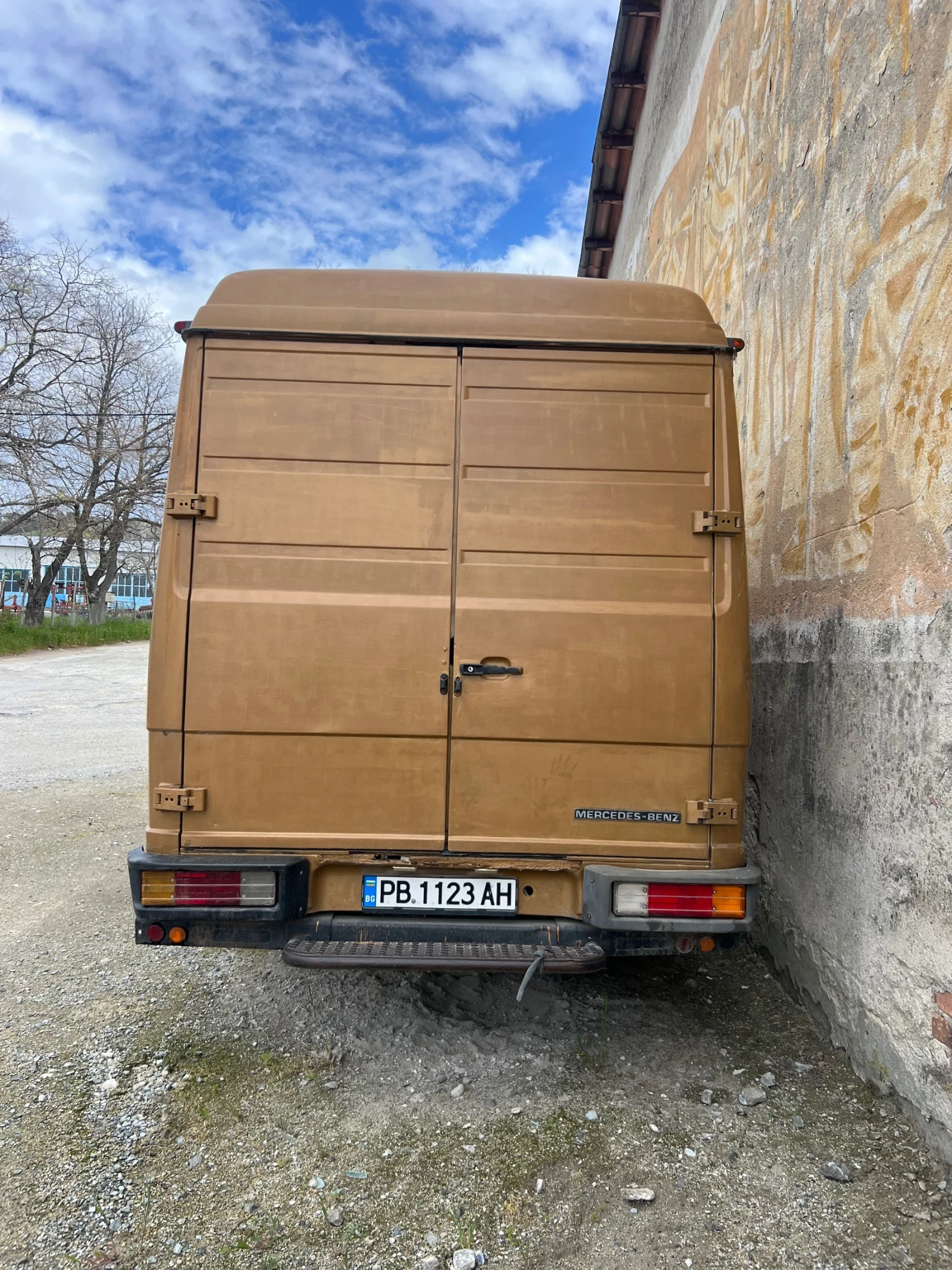Mercedes-Benz 711, снимка 3 - Бусове и автобуси - 54410245