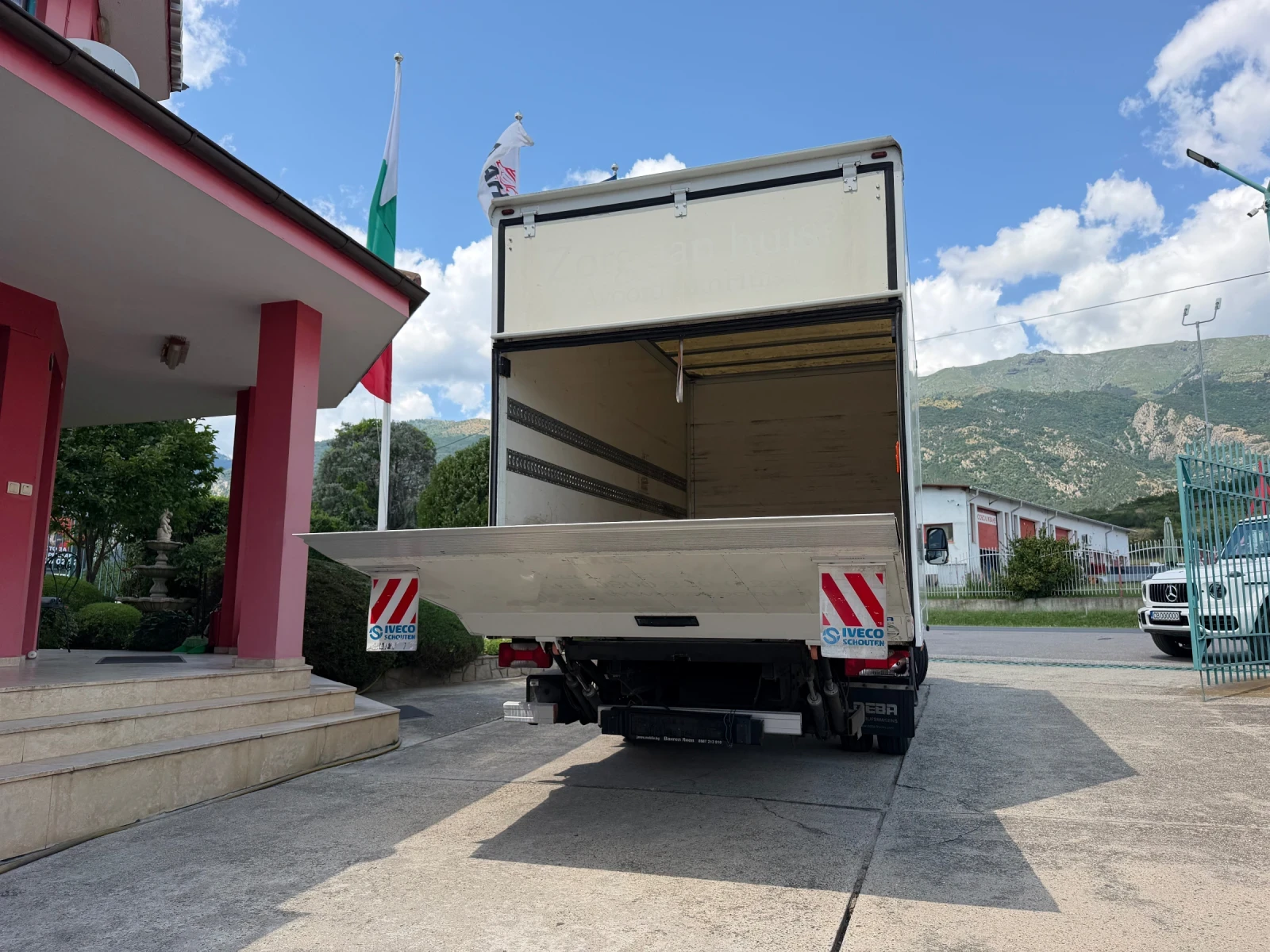 Iveco Daily 3.0HPI* 35C15* Климатик* Падащ борд, снимка 10 - Бусове и автобуси - 55175110