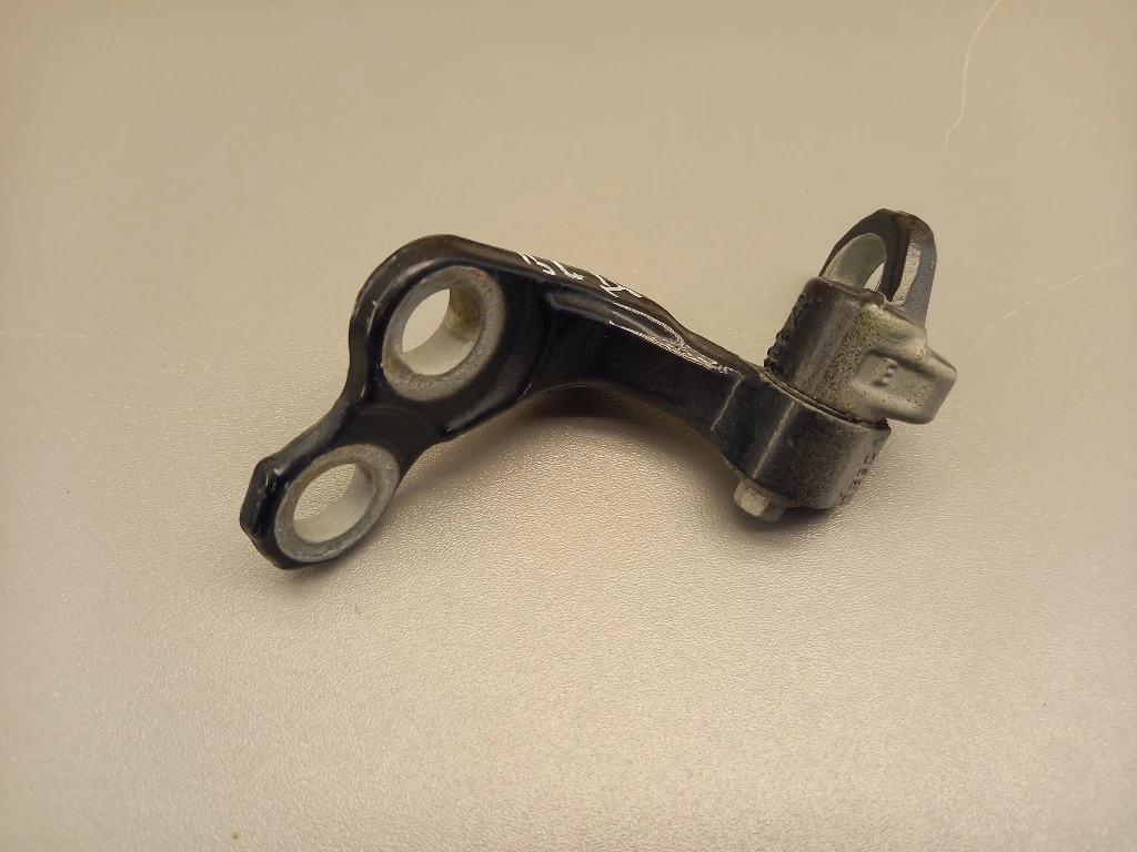 Панта врата задна лява долна Форд Фокус 1.6тдци 